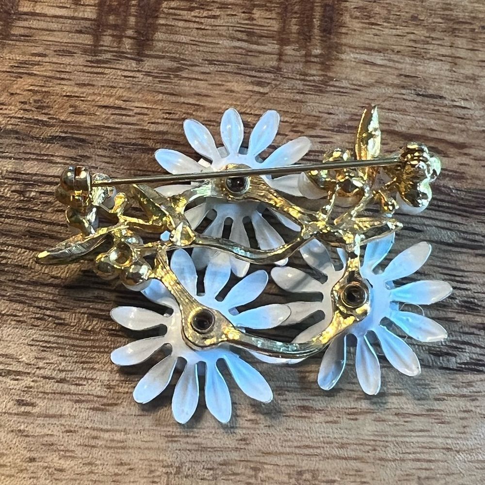 Vintage enamel floral rhinestone pin brooch - Picture 2 of 2